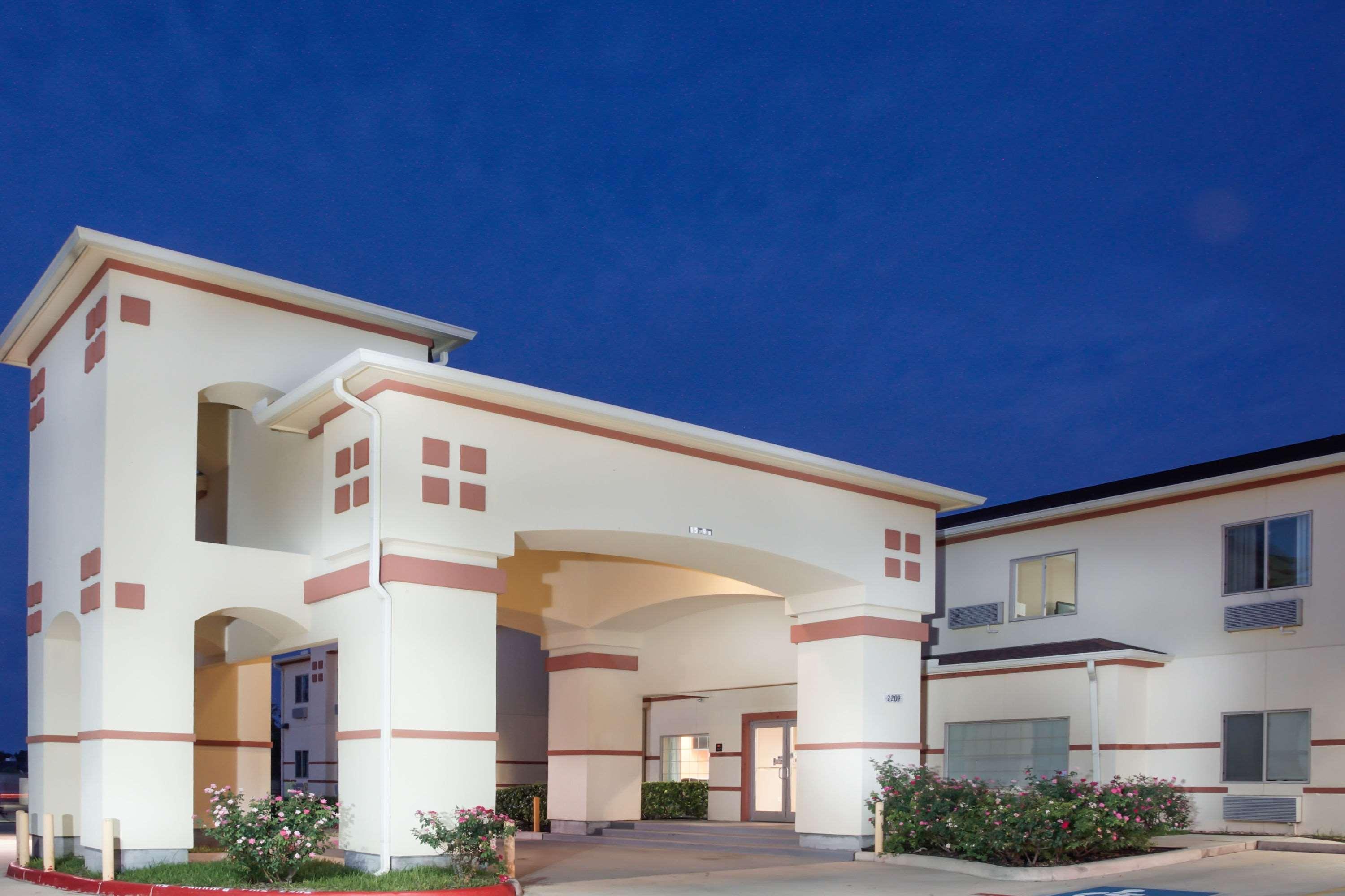 Super 8 By Wyndham Brenham Tx Hotel Kültér fotó
